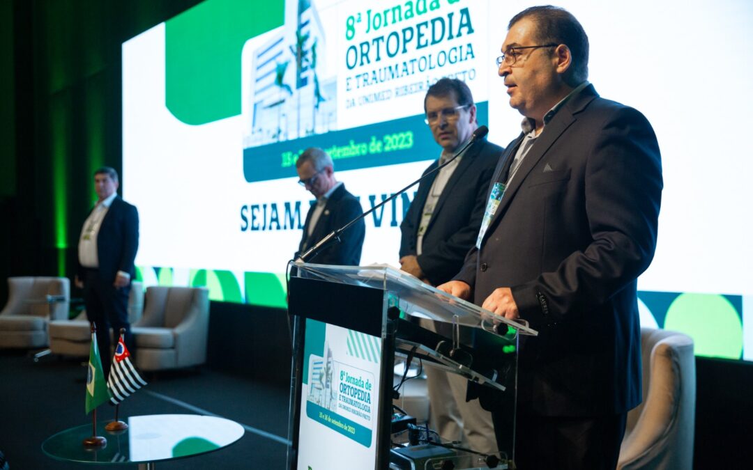 Dr. Rodrigo Salim na abertura da 8ª Jornada de Ortopedia e Traumatologia da Unimed Ribeirão Preto